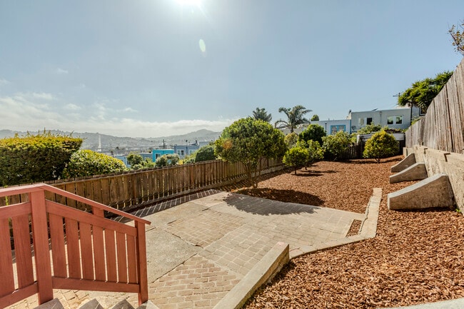 Photo - 316 Bridgeview Dr House