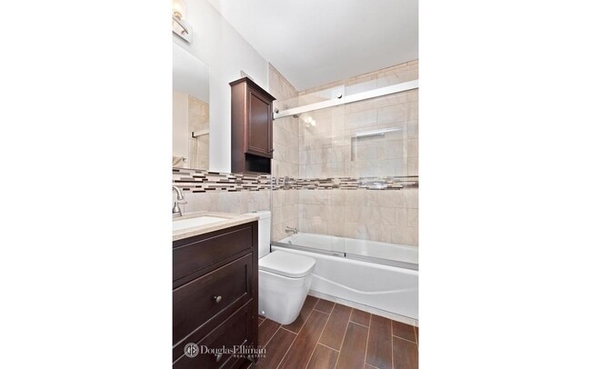 Building Photo - 301 W 110th St