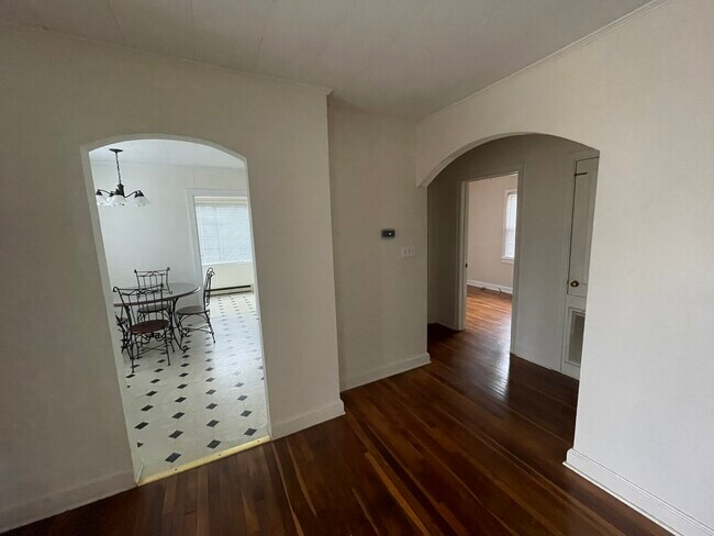 Foto del edificio - 2727 Stratford Dr