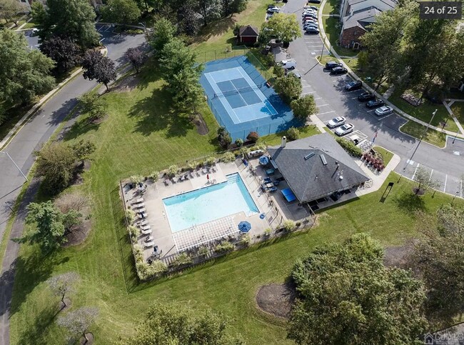 Foto del edificio - 8 Covington Ct