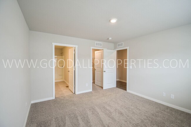 Foto del edificio - Charming 4-Bedroom, 3-Bath Ranch Home with...