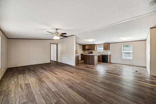 Building Photo - 21144 Live Oak St