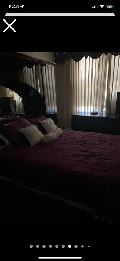 Primary Photo - 705 E 93rd St