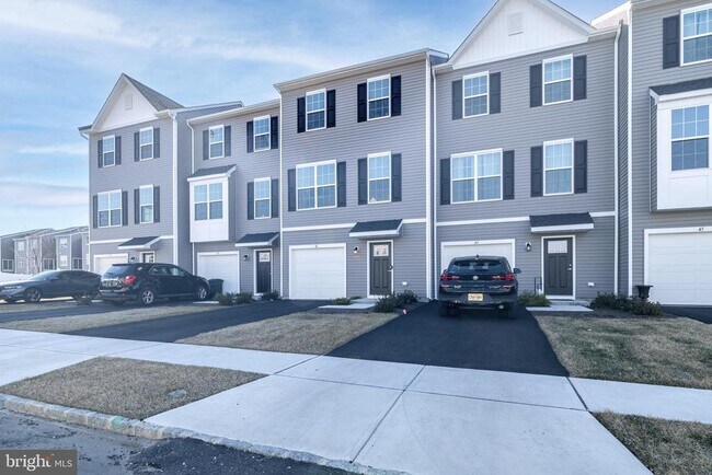 Building Photo - 41 Barnes Wy