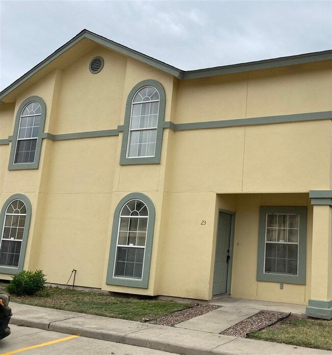 Building Photo - 1000 Ranchway Dr