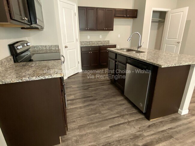 Foto del edificio - 412 S Longbranch Dr