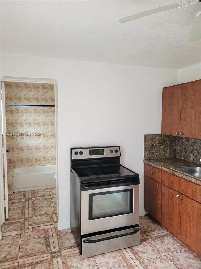 Foto del edificio - 14815 NE 8th Ct