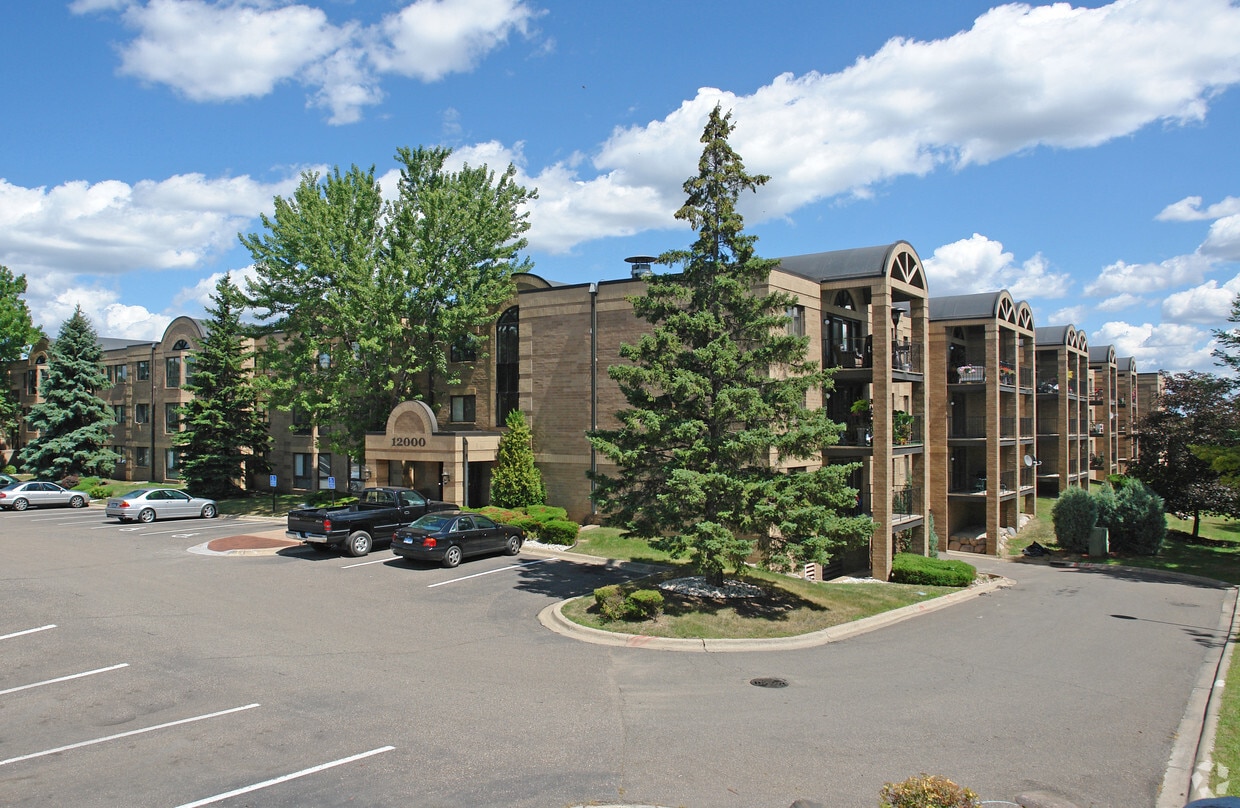 Avana Apartments in MN