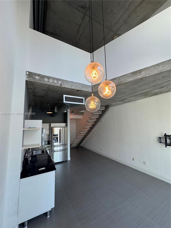 Building Photo - 690 SW 1st Ct