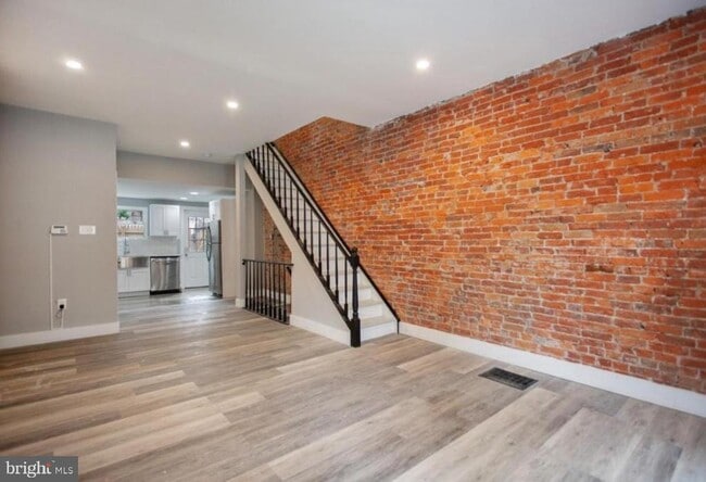 Foto del edificio - 1272 S Dover St