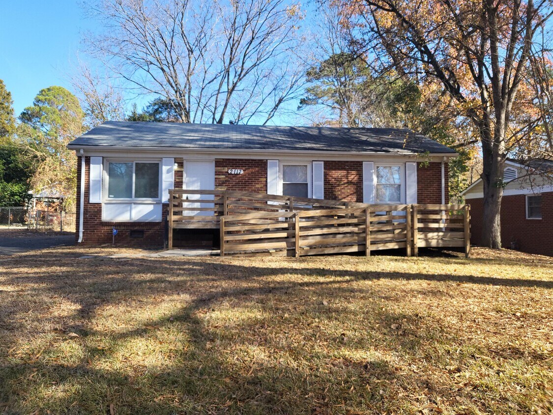 Primary Photo - 2117 Aberdeen St