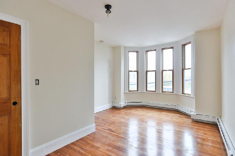 Foto del edificio - 220 Saratoga St