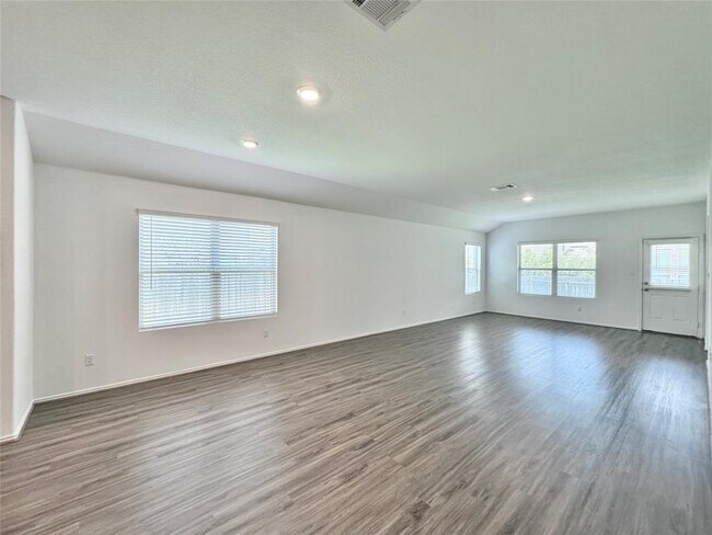 Foto del edificio - 21408 Resource Rd