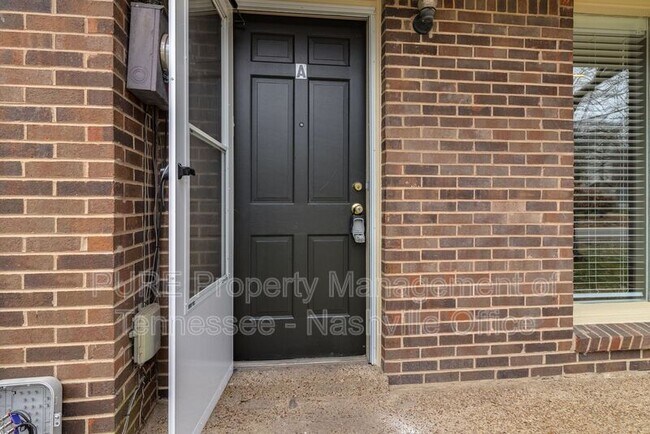 Building Photo - 1001 Glendale Ln