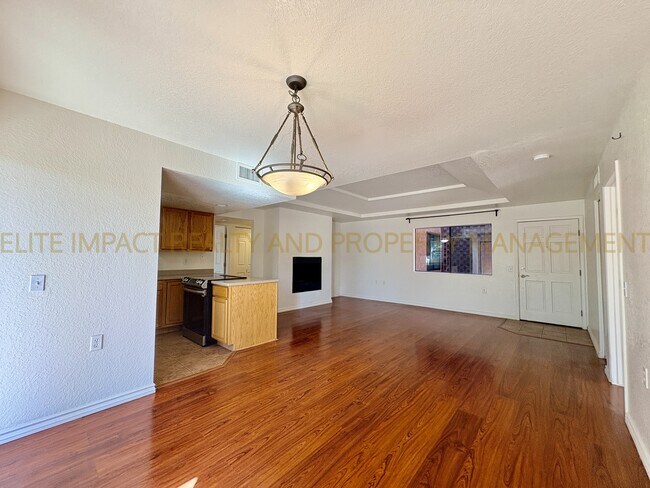 Building Photo - 5051 N Sabino Canyon Rd