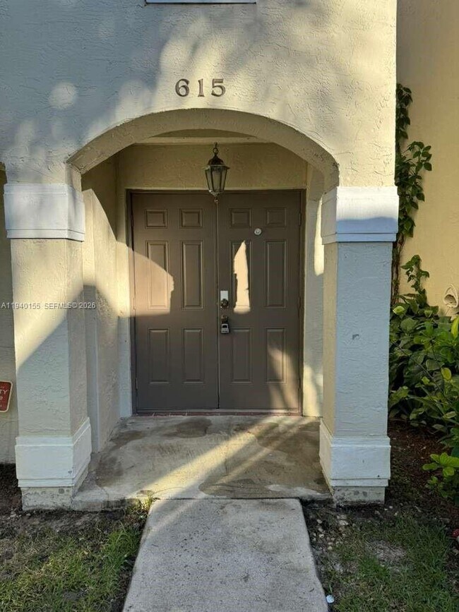 Foto del edificio - 615 NW 109th Ave