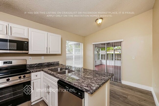 Foto del edificio - 6572 NW 197th Ln