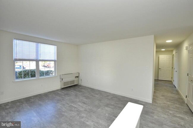 Building Photo - 113 Roosevelt Blvd