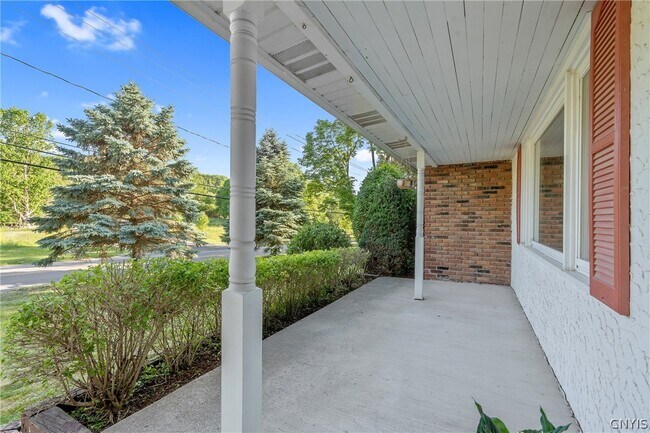 Foto del edificio - 6555 Woodchuck Hill Rd