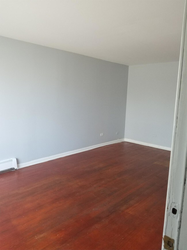 Building Photo - 13814 S Wentworth Ave
