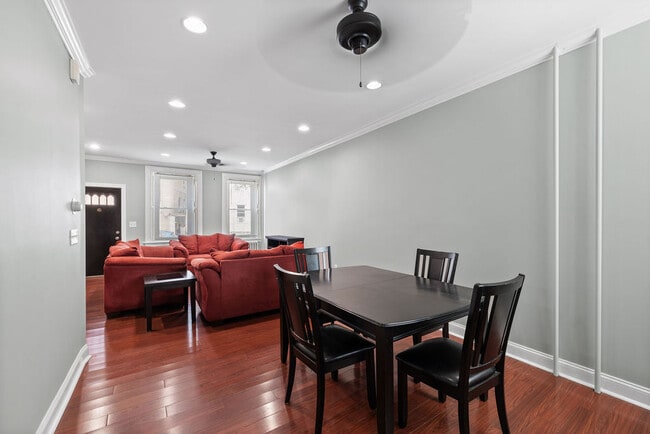Building Photo - 4734 Umbria St