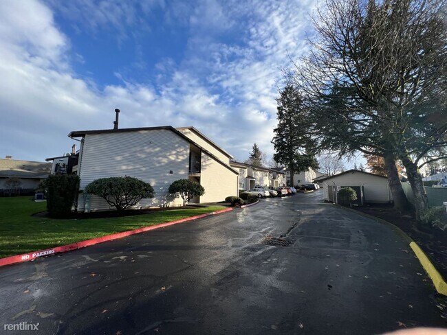 Building Photo - 2 br, 2 bath Condo - 12506 Southeast Stark...