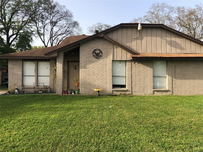 Building Photo - 15117 Grassington Dr