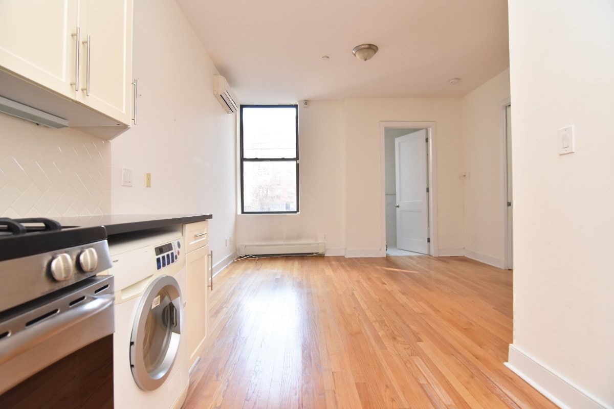 2196 Frederick Douglass Blvd Unit 1E, NewYorkCity, NY 10019 Room for