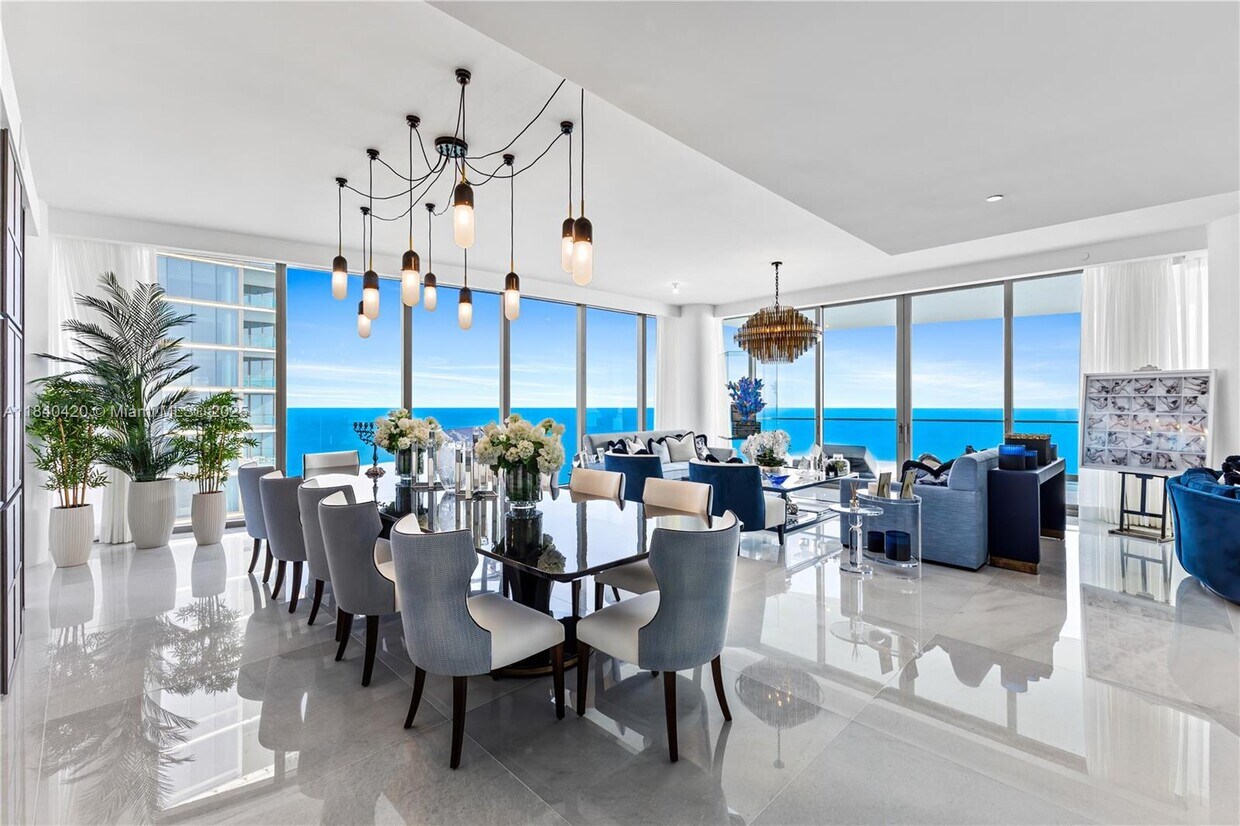 Foto principal - 17901 Collins Ave
