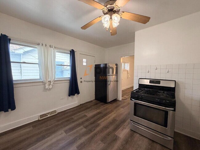 Foto del edificio - 7532 Monroe Ave