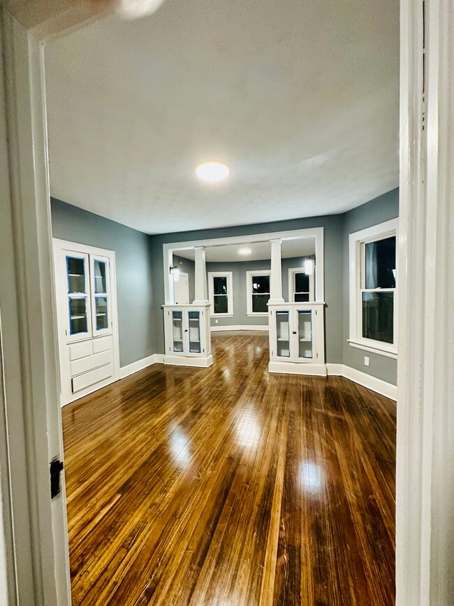 Building Photo - 258 Burritt St