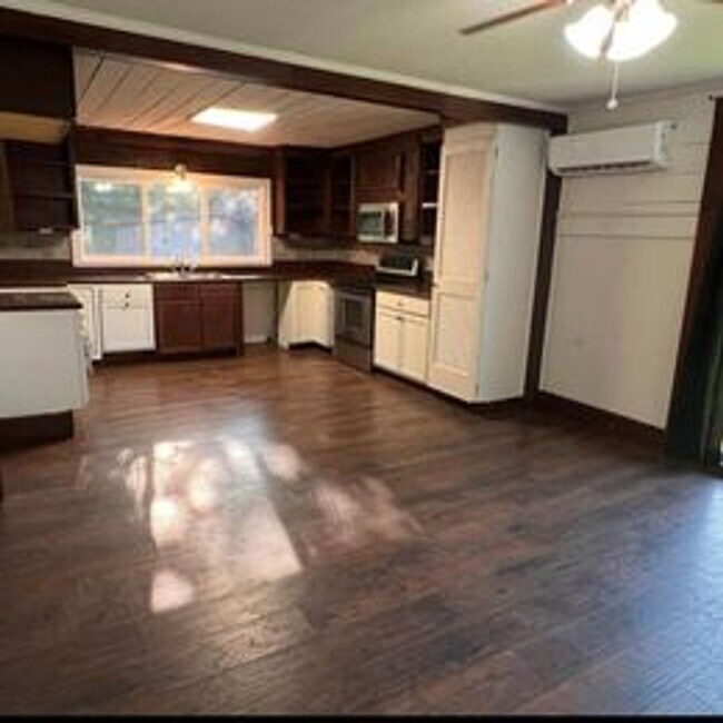 Foto del edificio - Hughes Springs 2 Bedroom Home