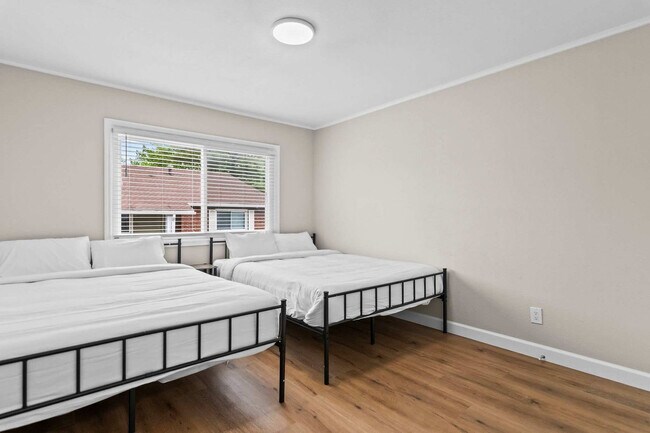 Foto del edificio - 2309 Cherry Hills Dr