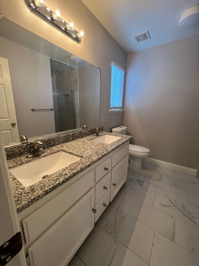 Foto del edificio - This home is for you! Newly remodeled