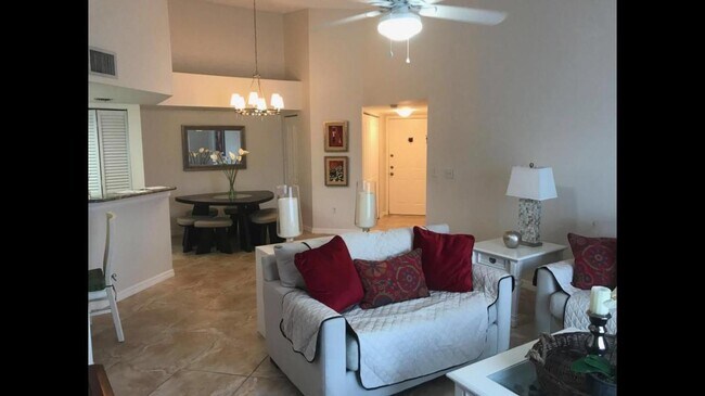 Foto del edificio - 500 Crestwood Ct N