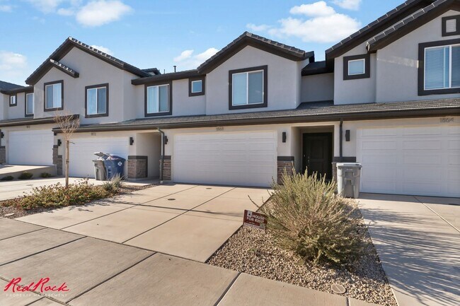 Building Photo - A Lovely 3 Bedroom Townhome designed for Elevated Living!