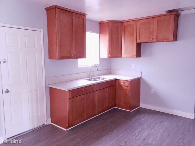 Foto del edificio - 2 br, 1 bath Apartment - 2590 E Carson St
