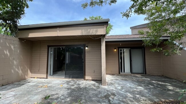 Photo - 112 Dahlia Village Cir House