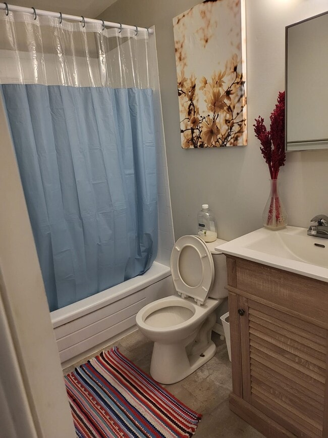 Building Photo - 177 Garden St