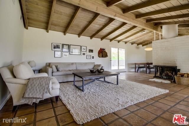 Building Photo - 4 br, 2.5 bath House - 3350 Tuna Canyon Rd