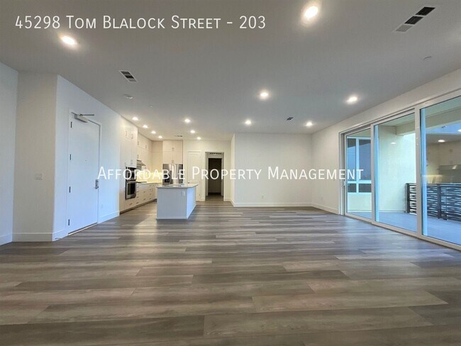 Foto del edificio - 45298 Tom Blalock St
