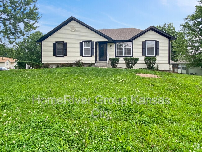 Building Photo - 15402 E 3rd Terrace Ct S