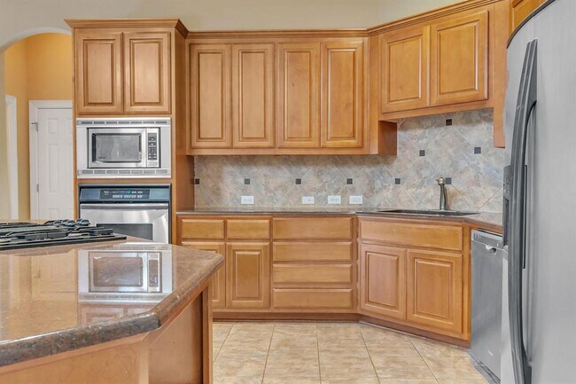Building Photo - 11608 Spicewood Pkwy