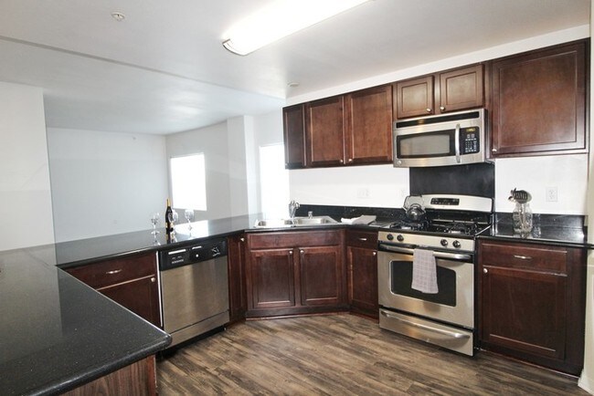 Building Photo - 819 D Ave