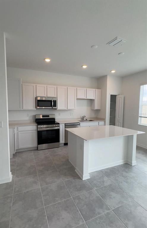 Building Photo - 2644 Skyline Lp