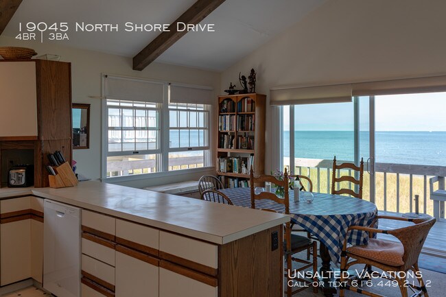 Building Photo - 4 BD Home on Lake Michigan