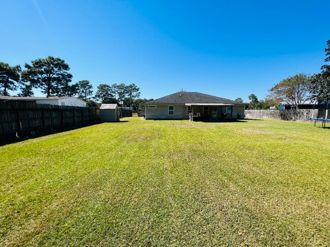 Foto del edificio - 2410 Salamanca St