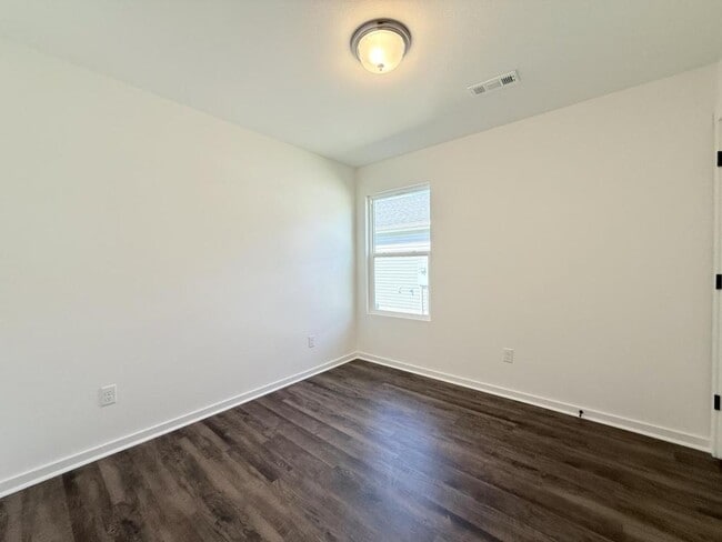Building Photo - 211 Eagle Edge Dr