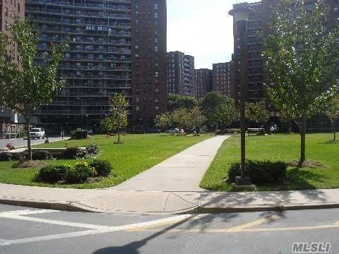 Foto del edificio - 61-55 98th St