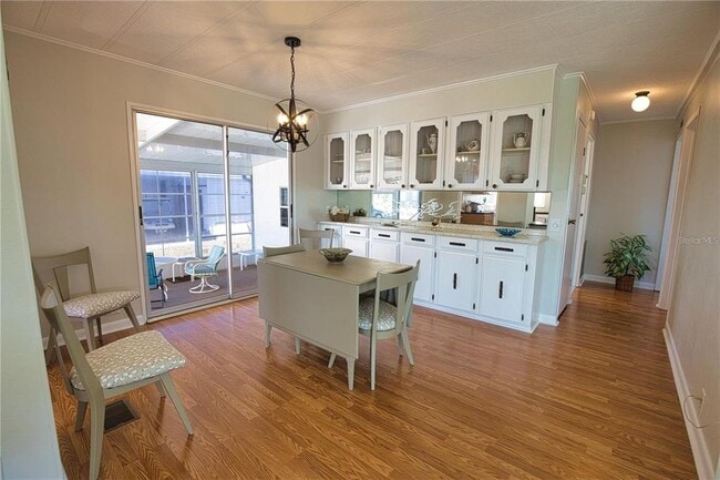 Building Photo - 402 Chiquita